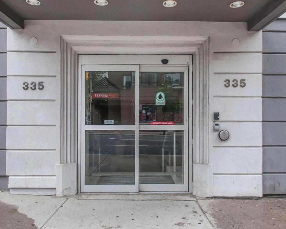 Econo Lodge Inn & Suites Downtown Toronto Exterior foto