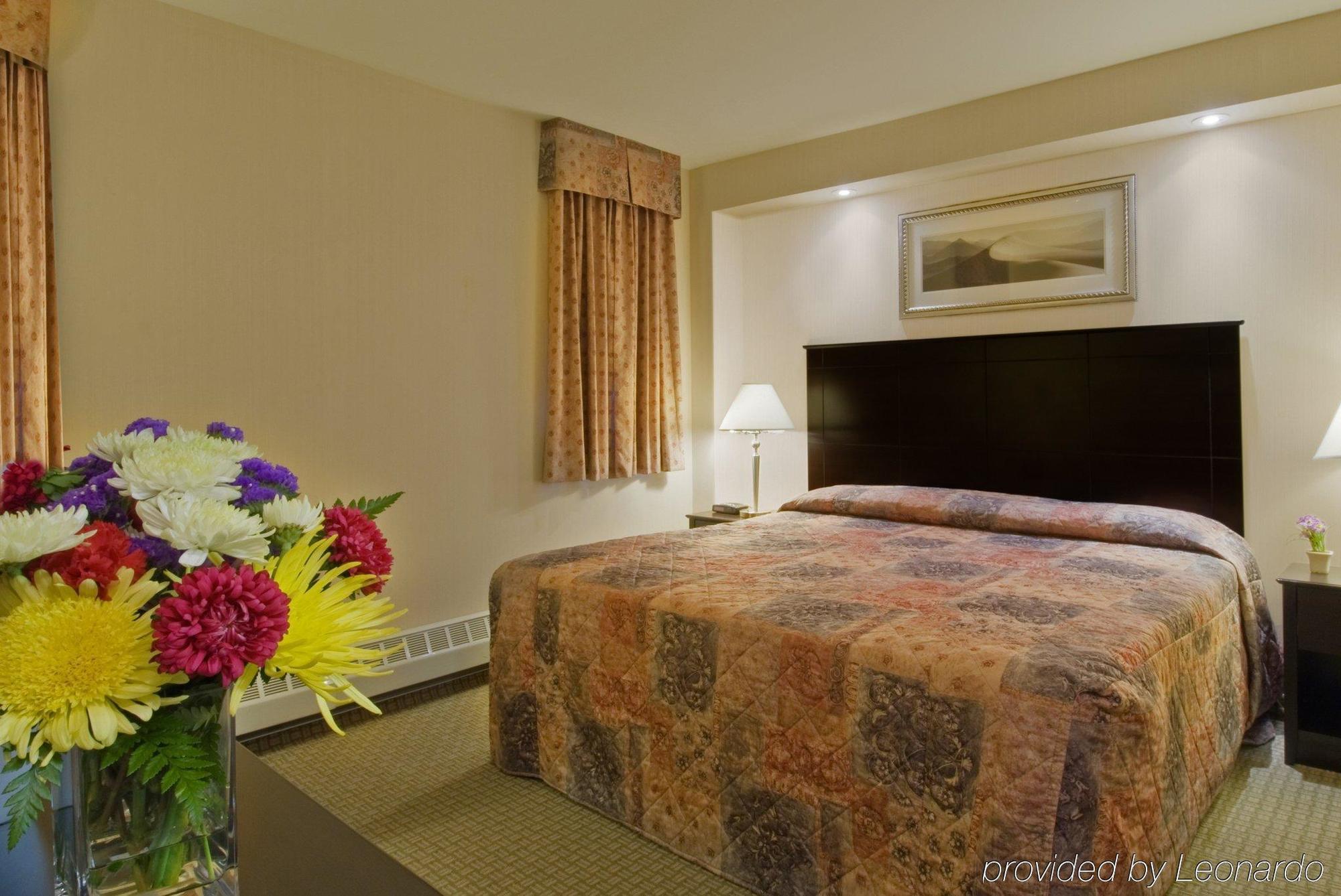 Econo Lodge Inn & Suites Downtown Toronto Quarto foto