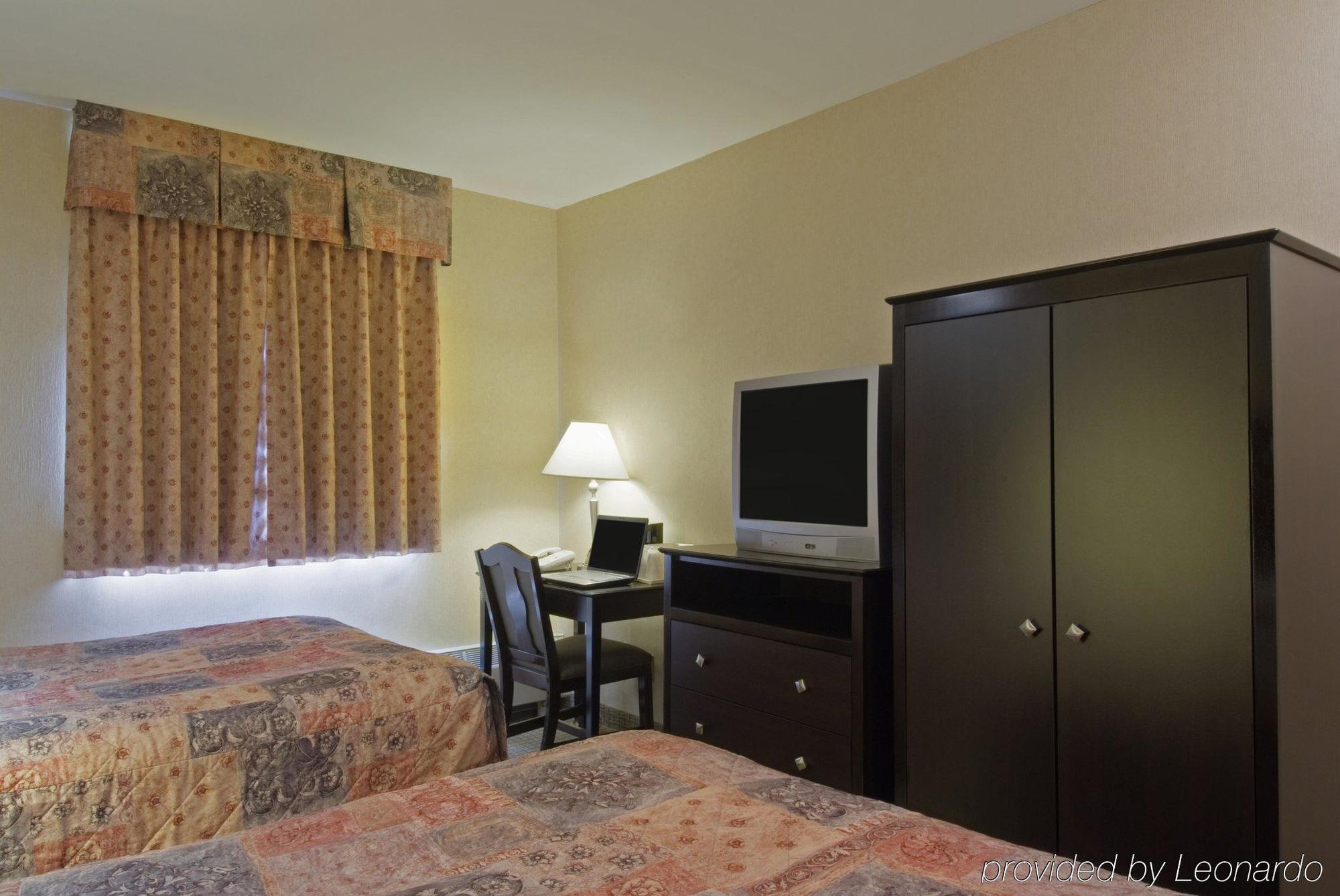 Econo Lodge Inn & Suites Downtown Toronto Exterior foto